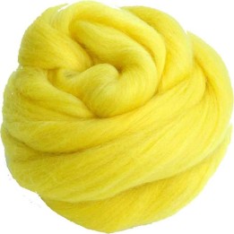 Lana cardada en cinta amarillo brillante