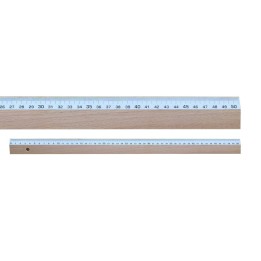 Regla de madera de 50 cm.