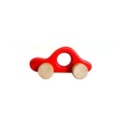 Coche de madera de color.
