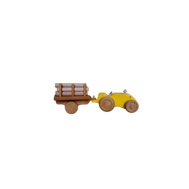 Tractor de madera con remolque
