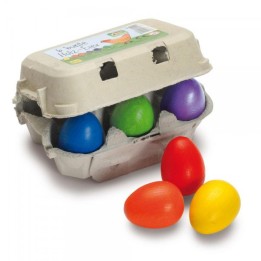 Huevos de colores de madera