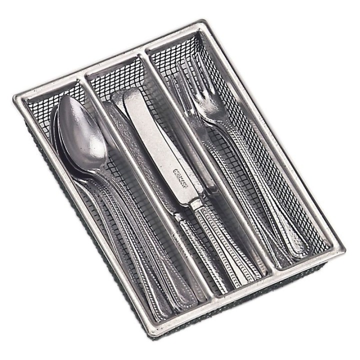 Cubiertos de metal.