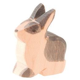 Conejo de madera sentado