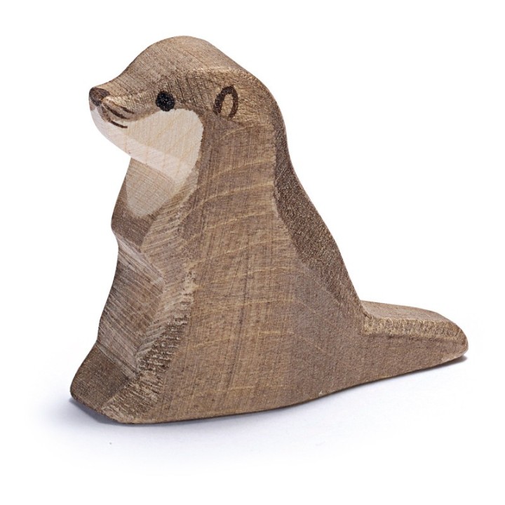 Nutria de madera pequeña
