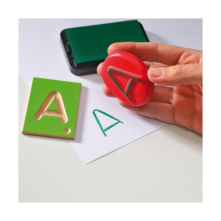 Letras mayúsculas con surco