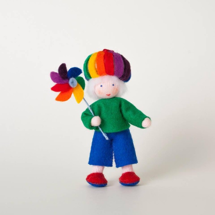 Muñeco niño arco iris