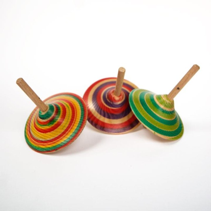 Peonza de madera con mango lanzador