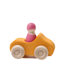 Coche naranja con pasajero Grimm's