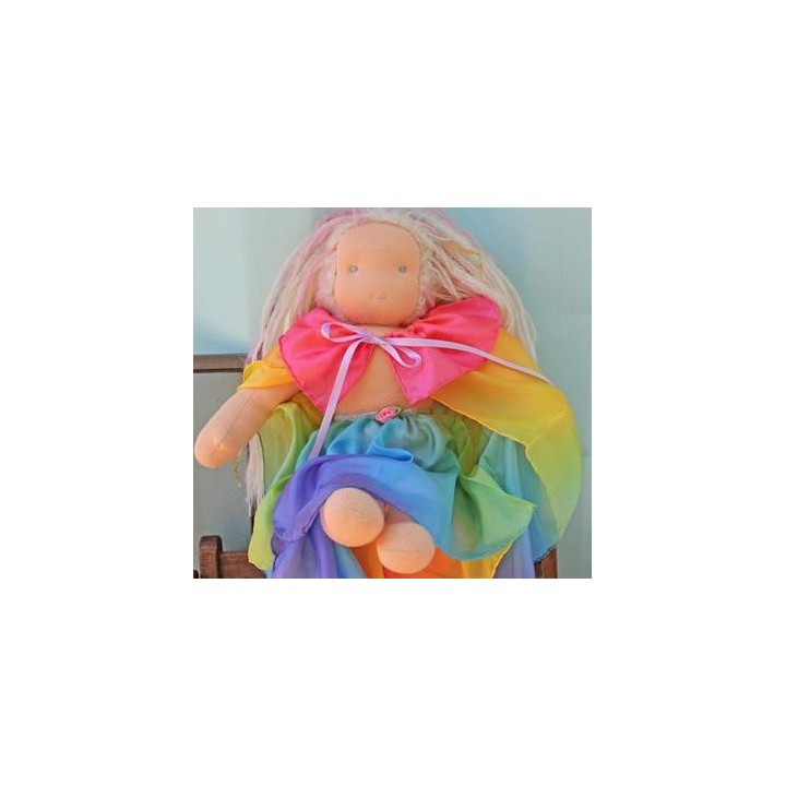 Capa arco iris para muñeca