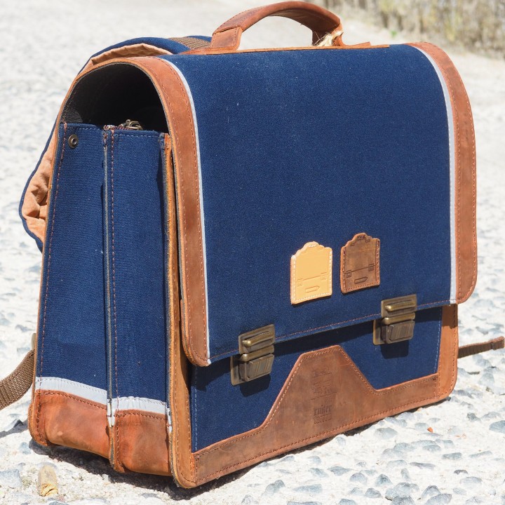 Cartera escolar azul