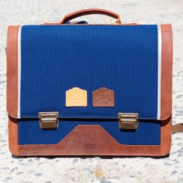 Cartera escolar azul