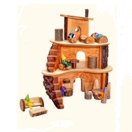 Casa de madera con corteza