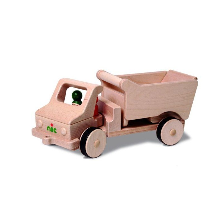 Camion de madera grande