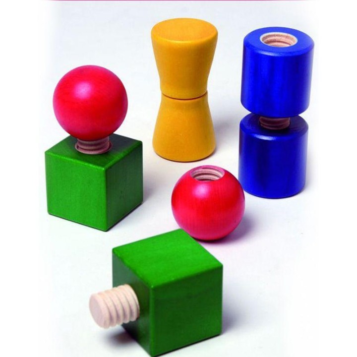 Tornillos y tuercas de madera