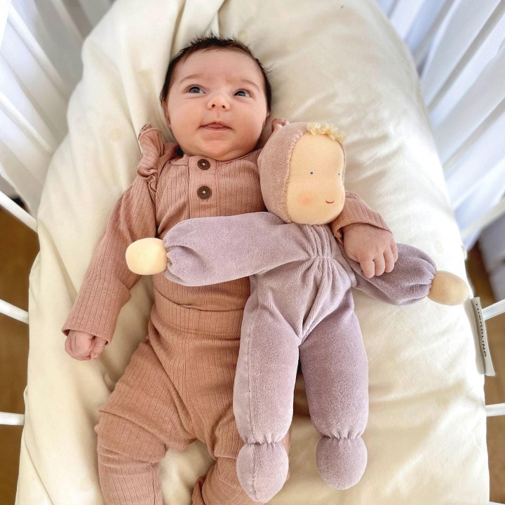 Muñeca waldorf Viola Grimms