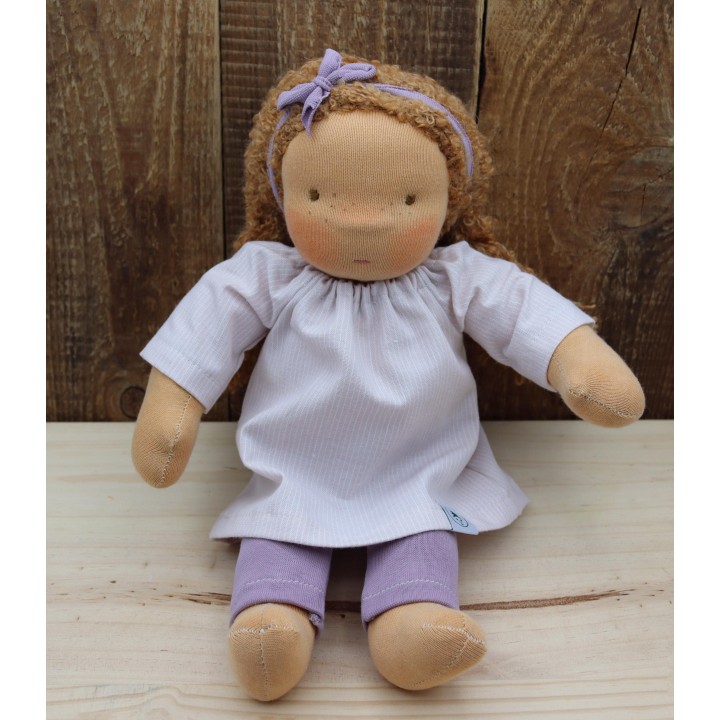 Muñeca waldorf Sara