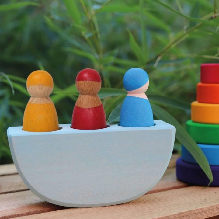 Bote con tres pasajeros