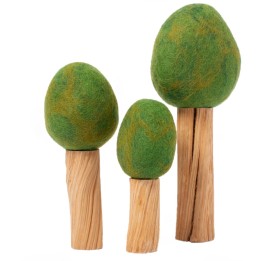 Arboles de madera y fieltro