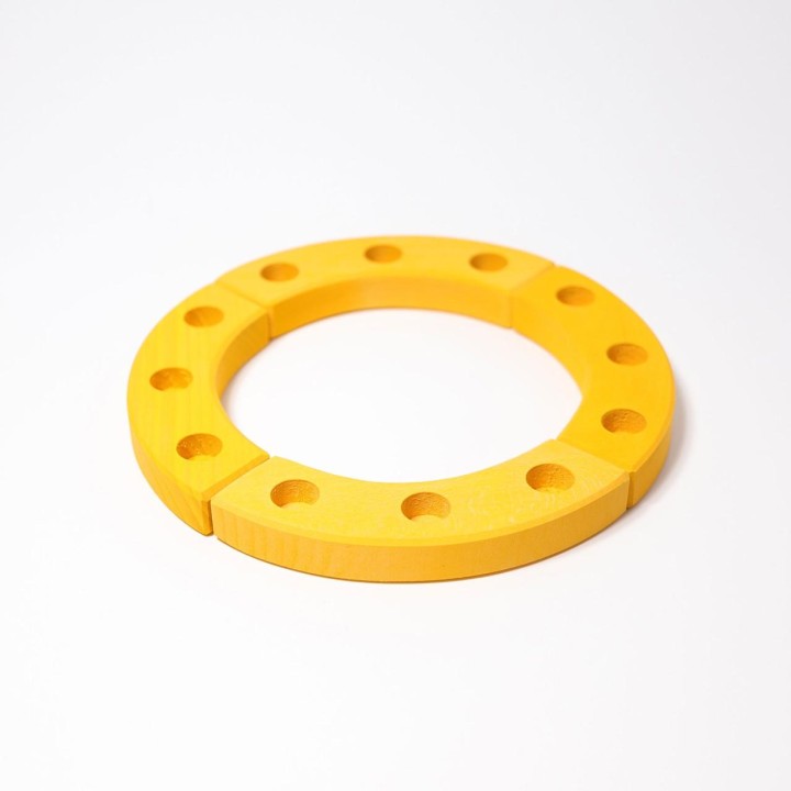 circulo de cumpleaños amarillo