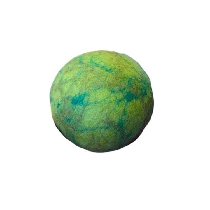 Pelota de lana afieltrada pequeña