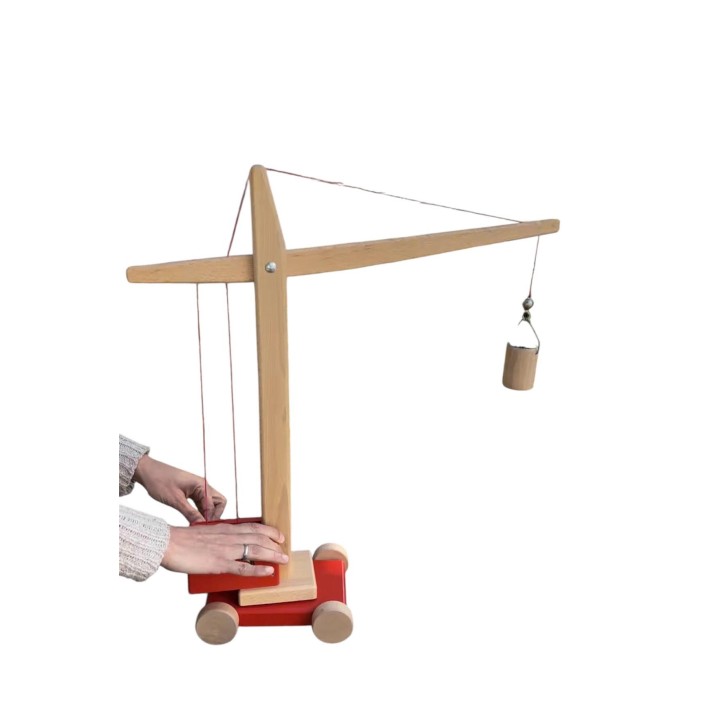 Grúa de madera con brazo movil