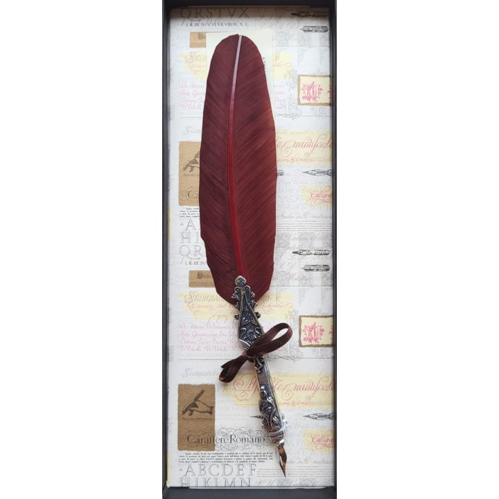 Pluma caligrafía burdeos oscuro con tinta y tintero