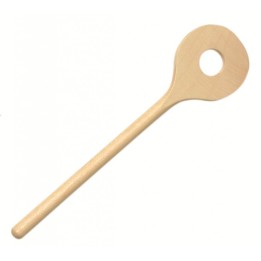 Cuchara de madera con agujero.