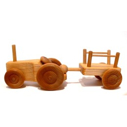 Tractor pequeño con remolque.
