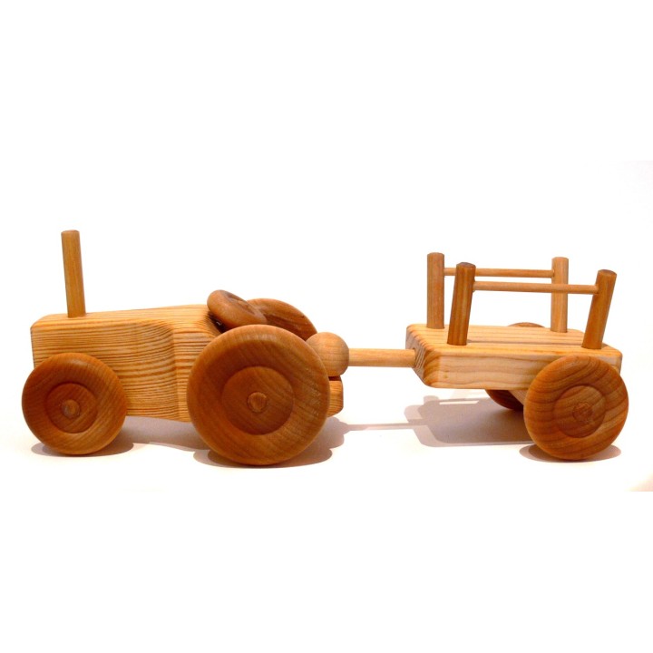 Tractor pequeño con remolque.