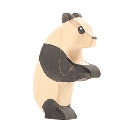 Panda de pie.