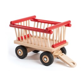 Remolque de madera para heno